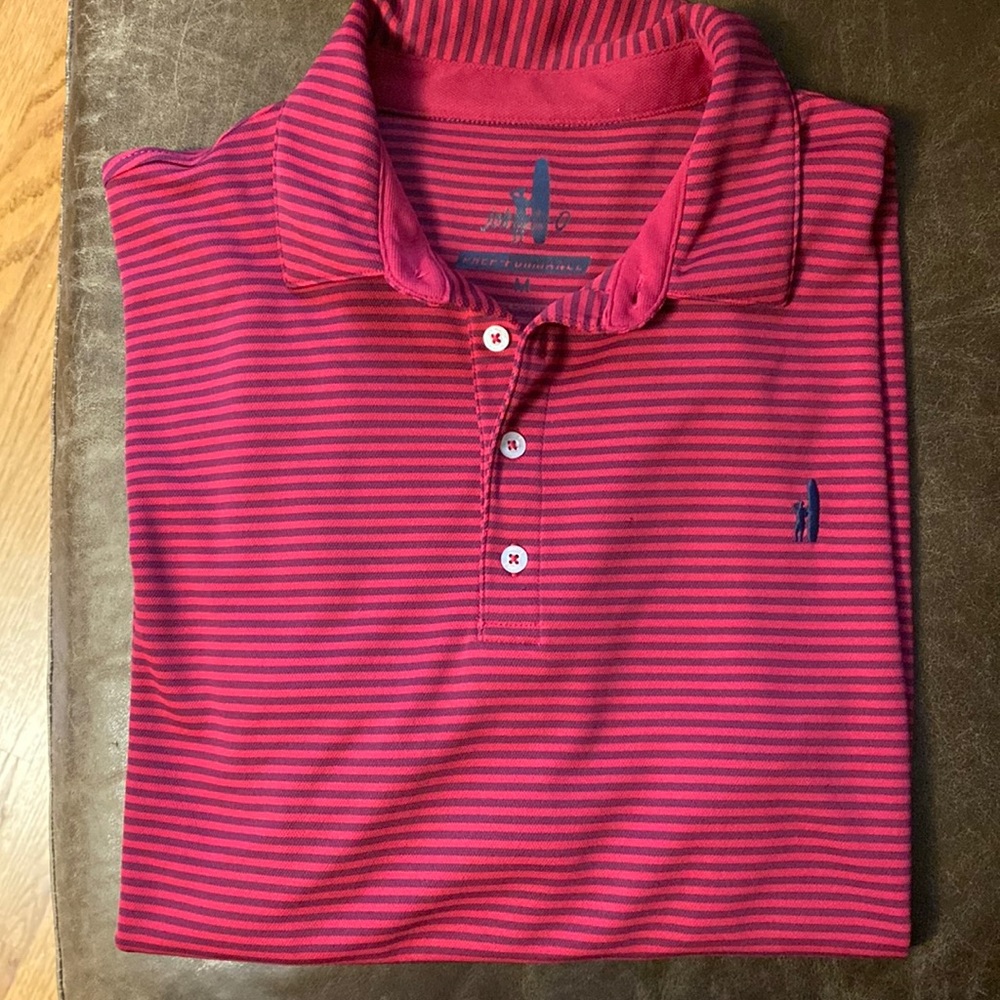 Very nice johnnie-O prep performance red and navy striped polo shirt.
